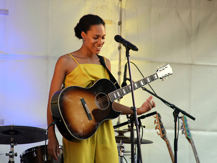 Happy Summer Night - Chichi