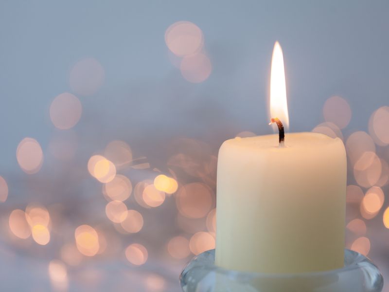 Kerze mit offenem Feuer